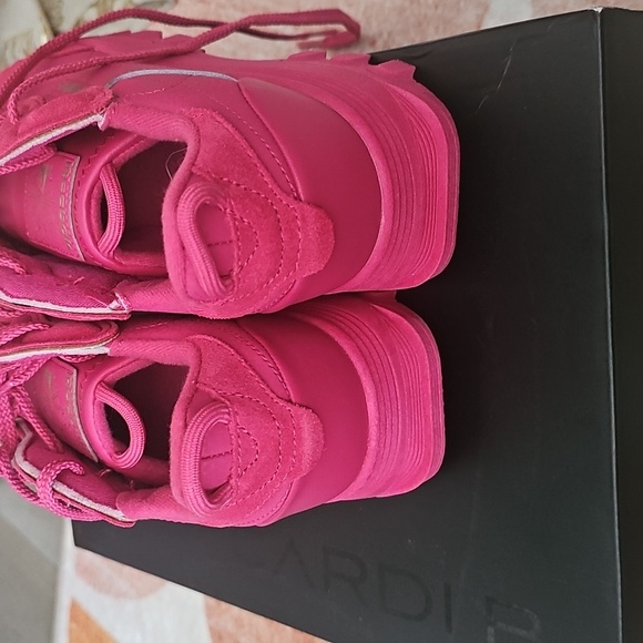 New Reebok Cardi B Classic Leather Junior Sneakers Pink Size 6.5 (Fits Women’s 8 - Picture 3 of 11